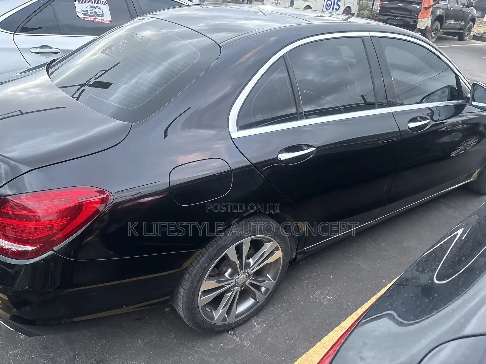 Mercedes-Benz C300 2016 Black