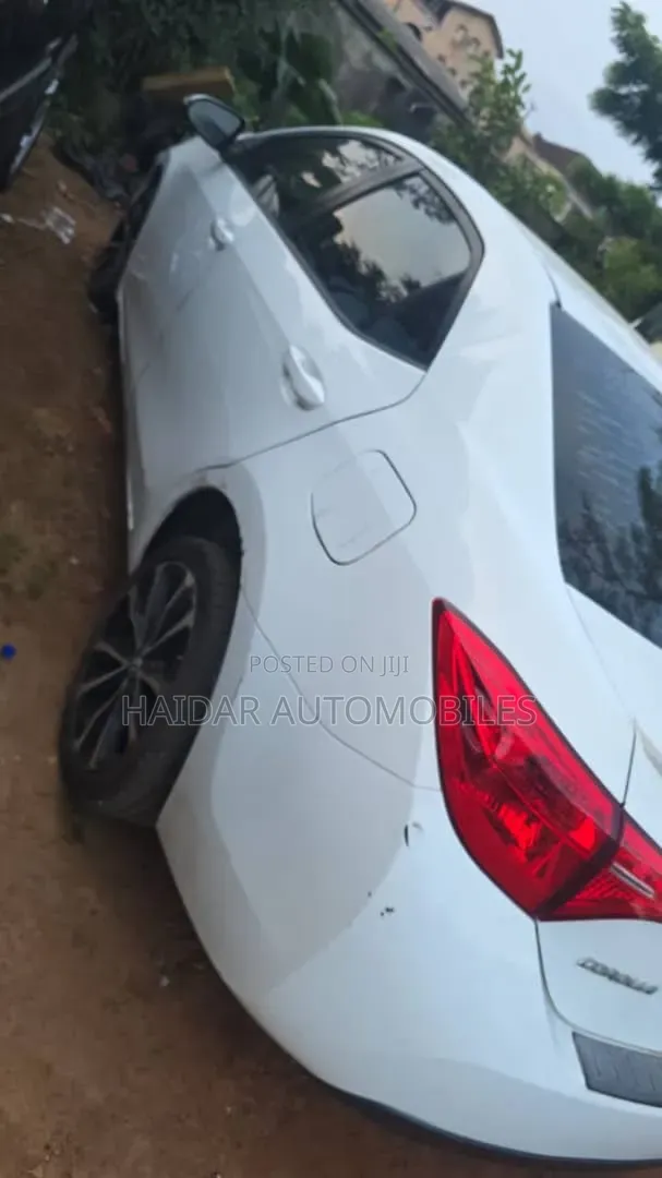 Toyota Corolla 2018 White