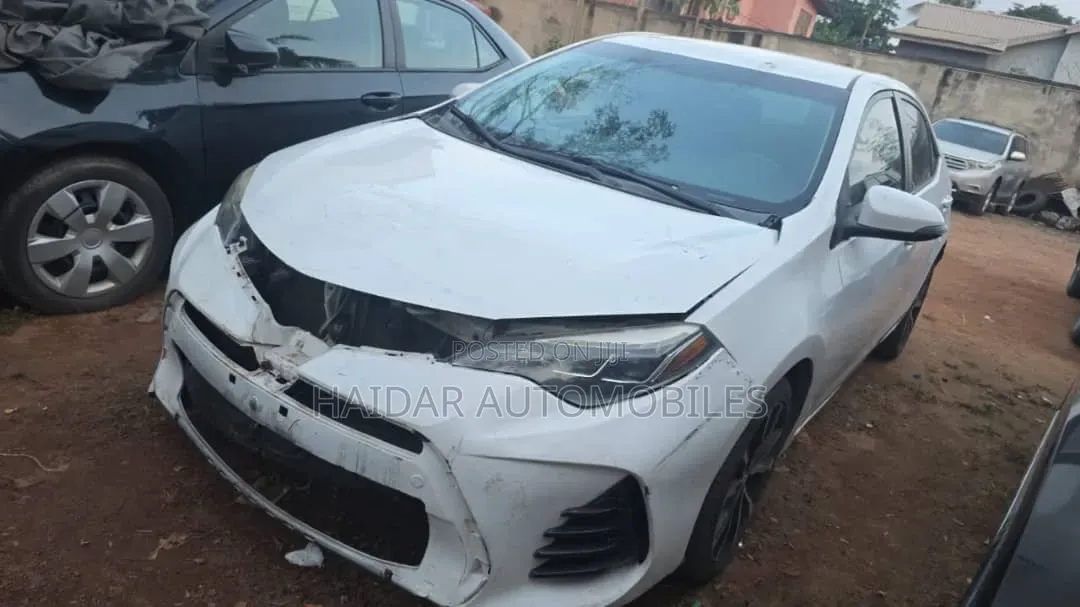 Toyota Corolla 2018 White