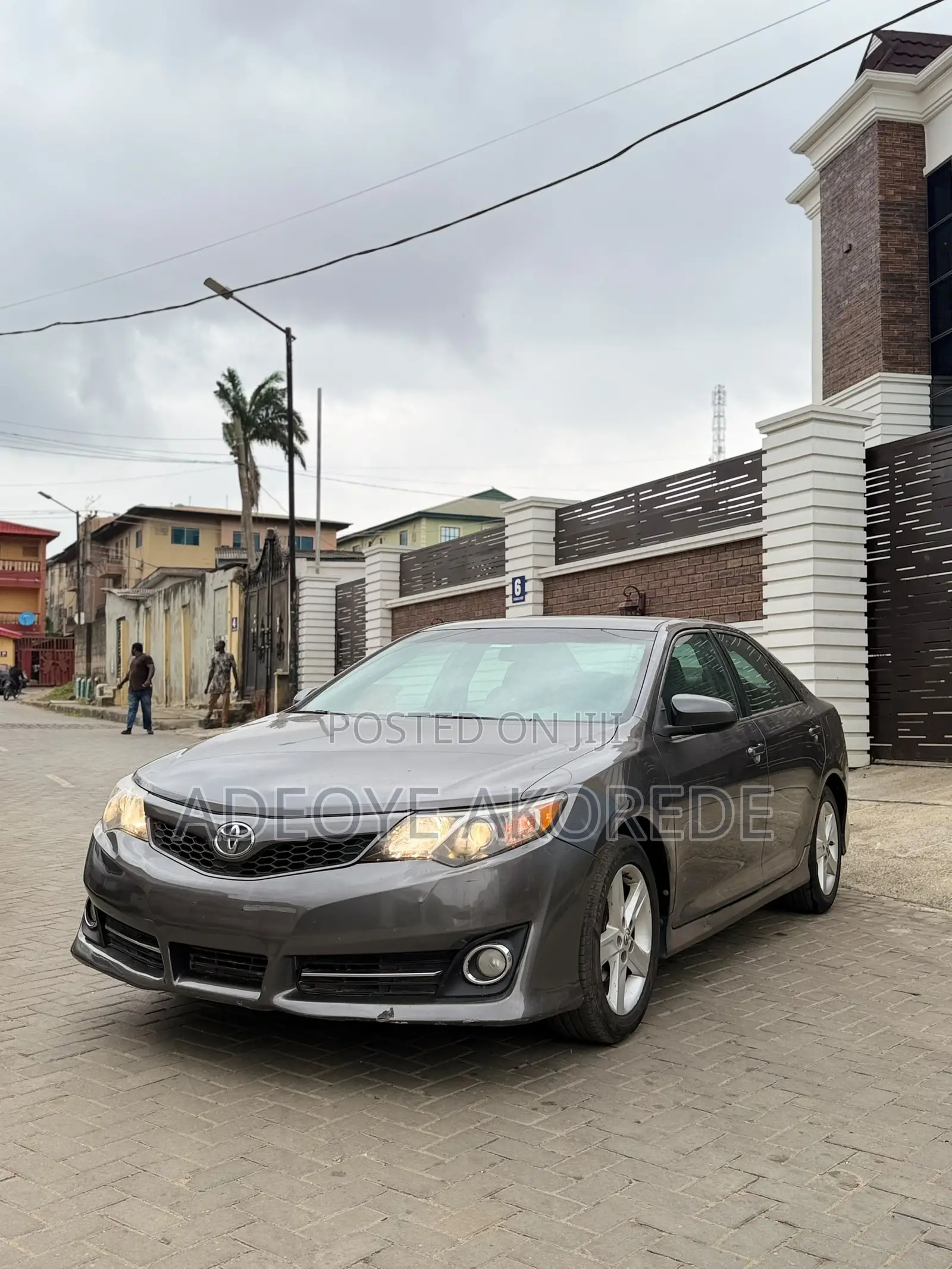 Toyota Camry SE 4dr Sedan (2.5L 4cyl 6A) 2014 Gray