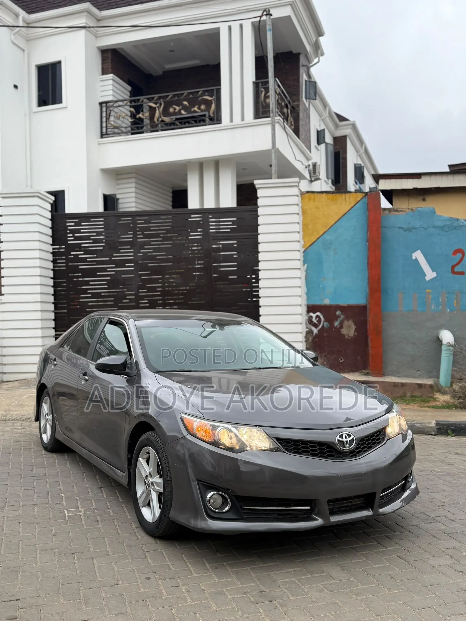 Toyota Camry SE 4dr Sedan (2.5L 4cyl 6A) 2014 Gray