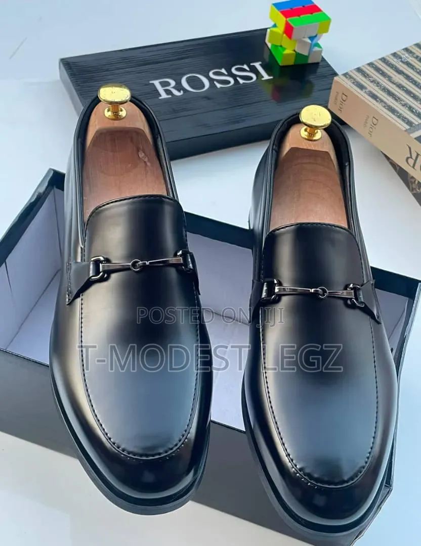 Men’s Black Classic Horsebit Loafers With Polished Elegant Look
