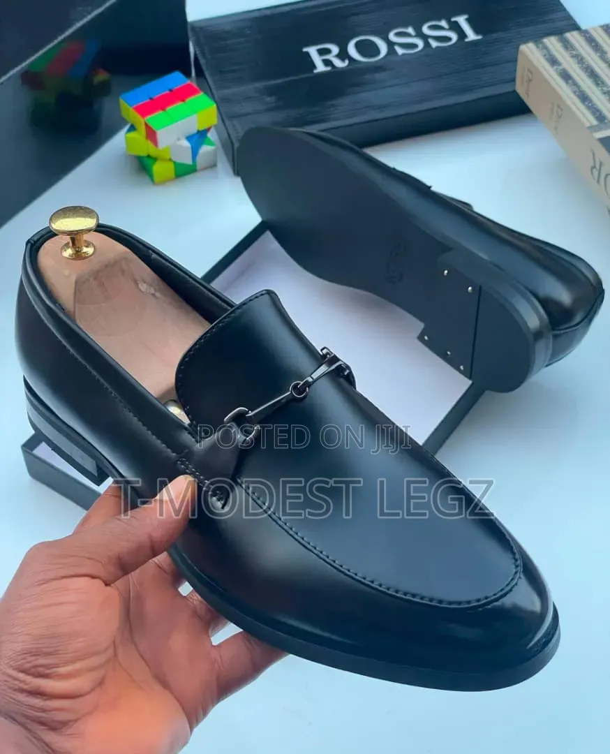 Men’s Black Classic Horsebit Loafers With Polished Elegant Look