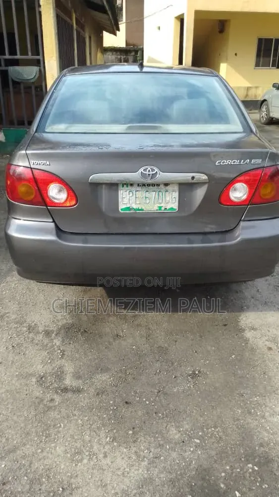 Toyota Corolla 2004 Gray