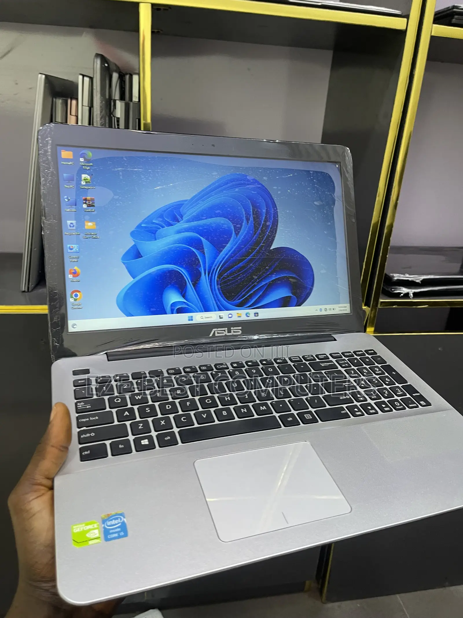 Laptop Asus X555LA 8GB Intel Core i5 SSD 128GB