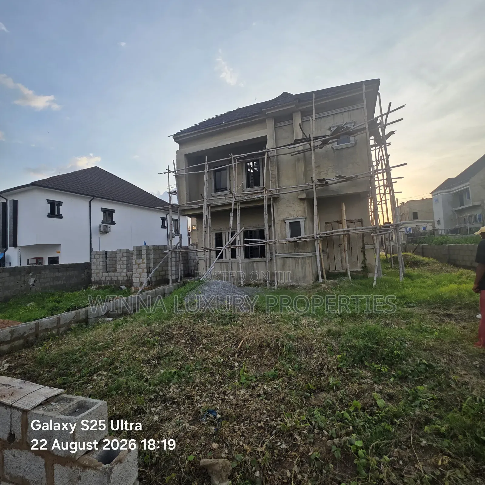 4bdrm Duplex in Nuga Luxury, Lugbe District for sale