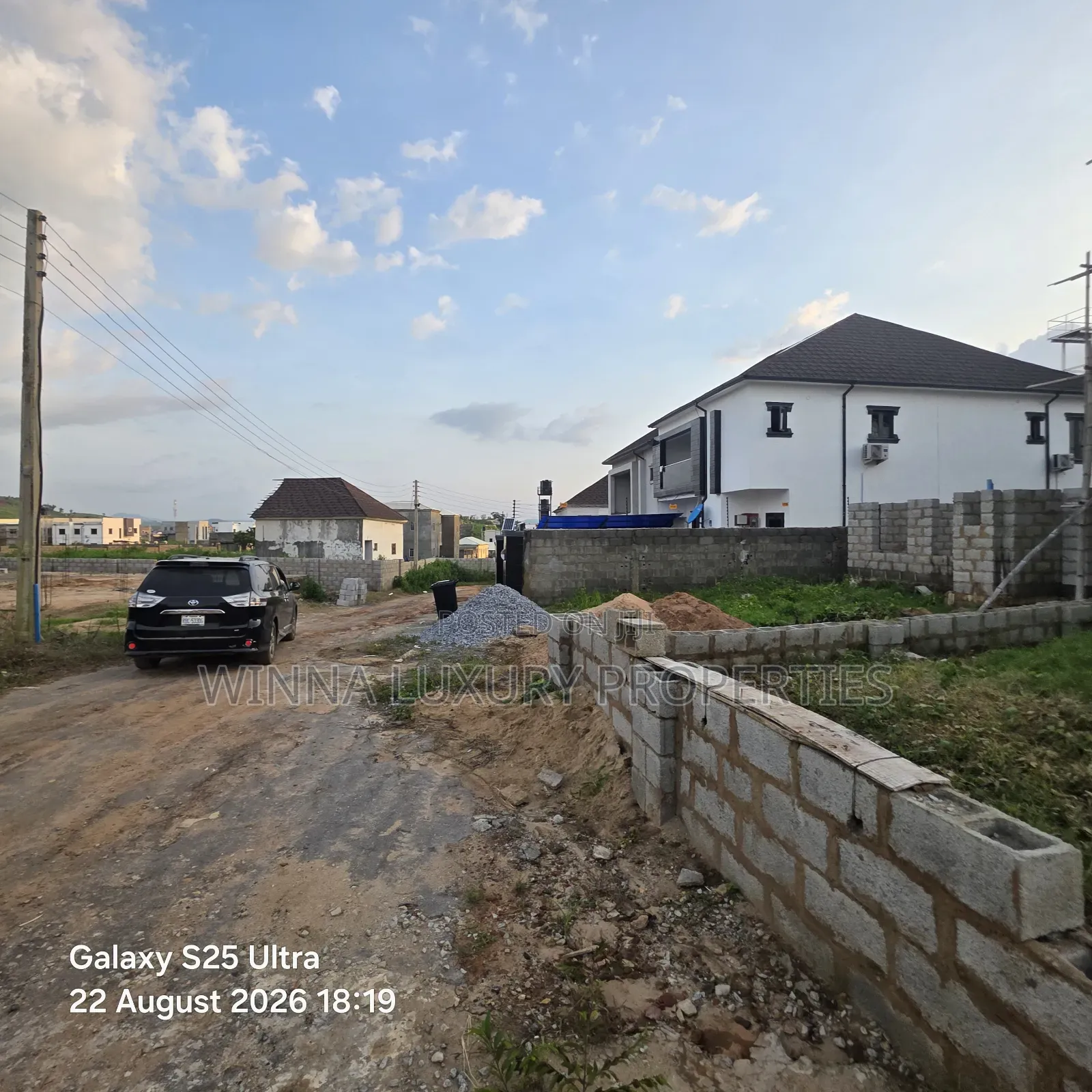 4bdrm Duplex in Nuga Luxury, Lugbe District for sale