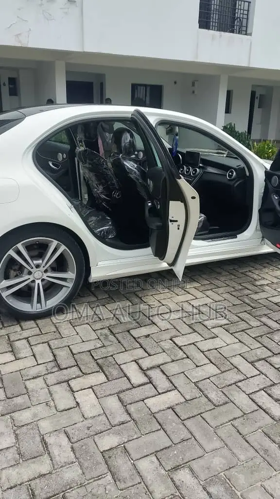 Mercedes-Benz C300 2017 White