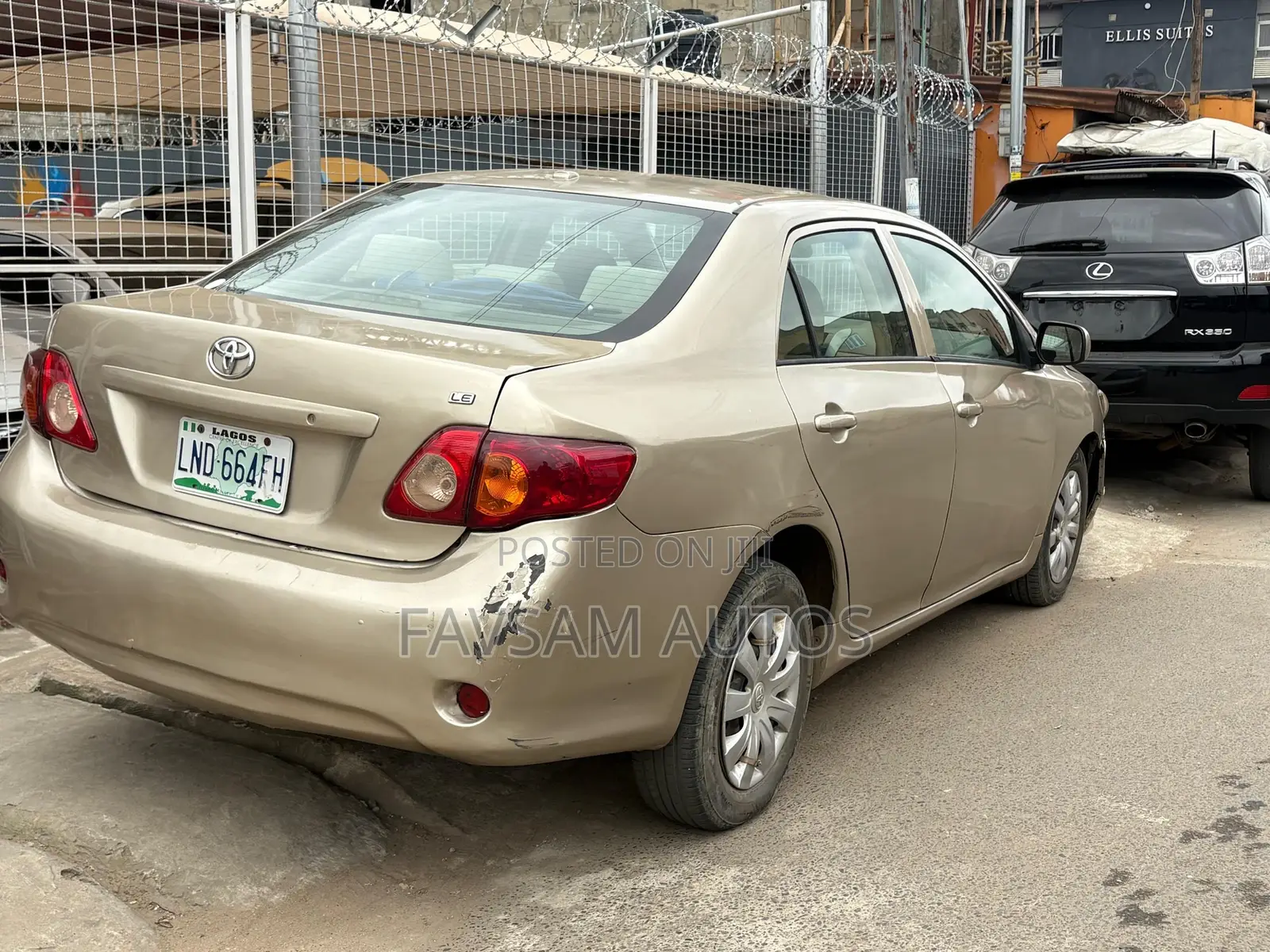Toyota Corolla LE 4dr Sedan (1.8L 4cyl 4A) 2010 Gold