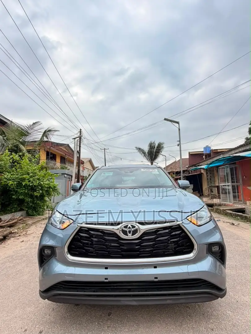 Toyota Highlander XLE 2022 Teal