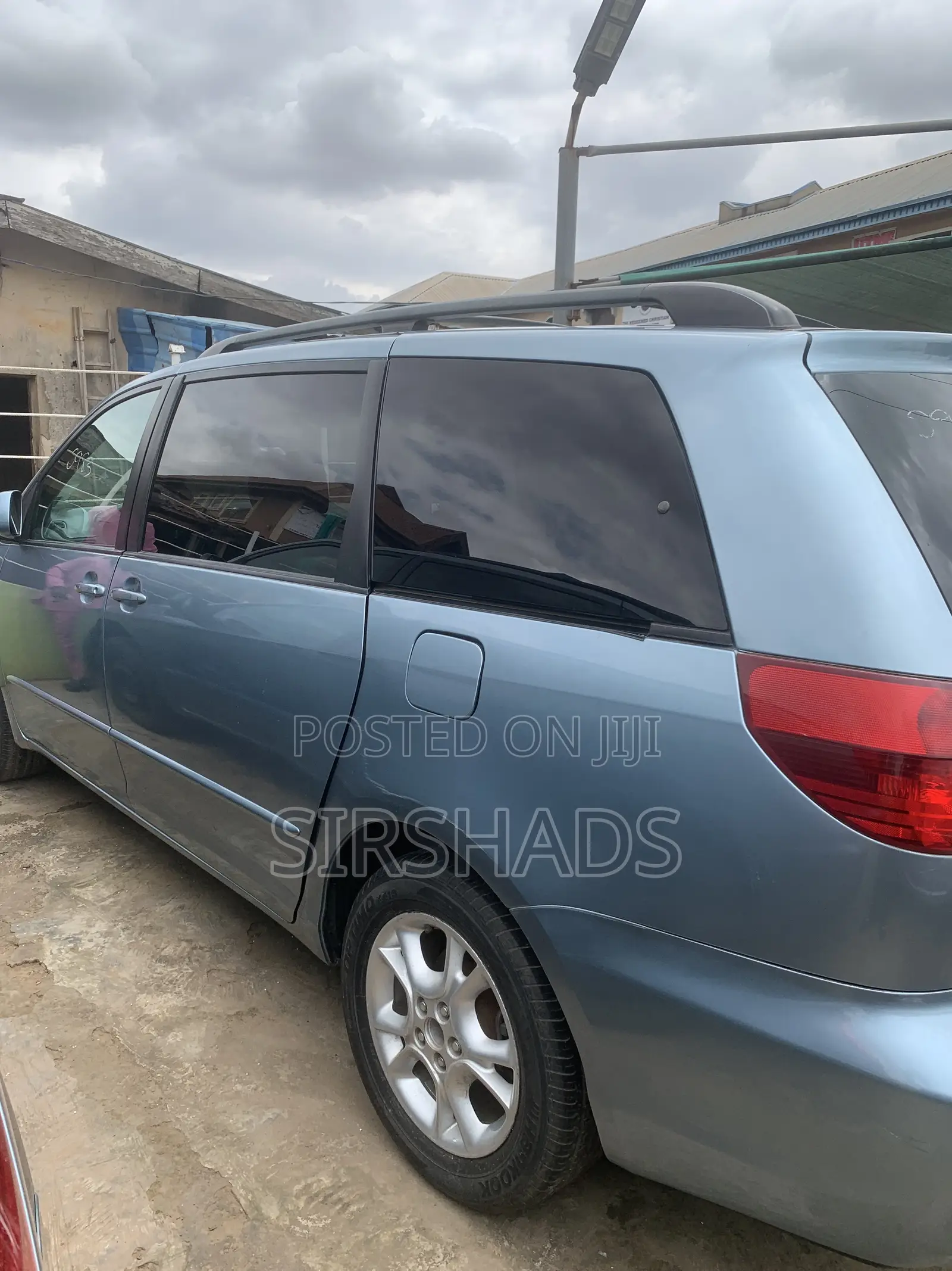 Toyota Sienna 2005 Blue