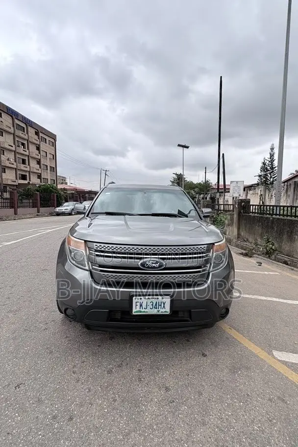 Ford Explorer Limited 4dr FWD (2.0L 4cyl 6A) 2013 Gray