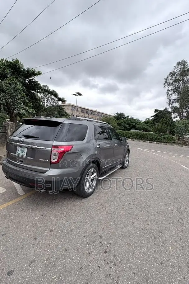 Ford Explorer Limited 4dr FWD (2.0L 4cyl 6A) 2013 Gray