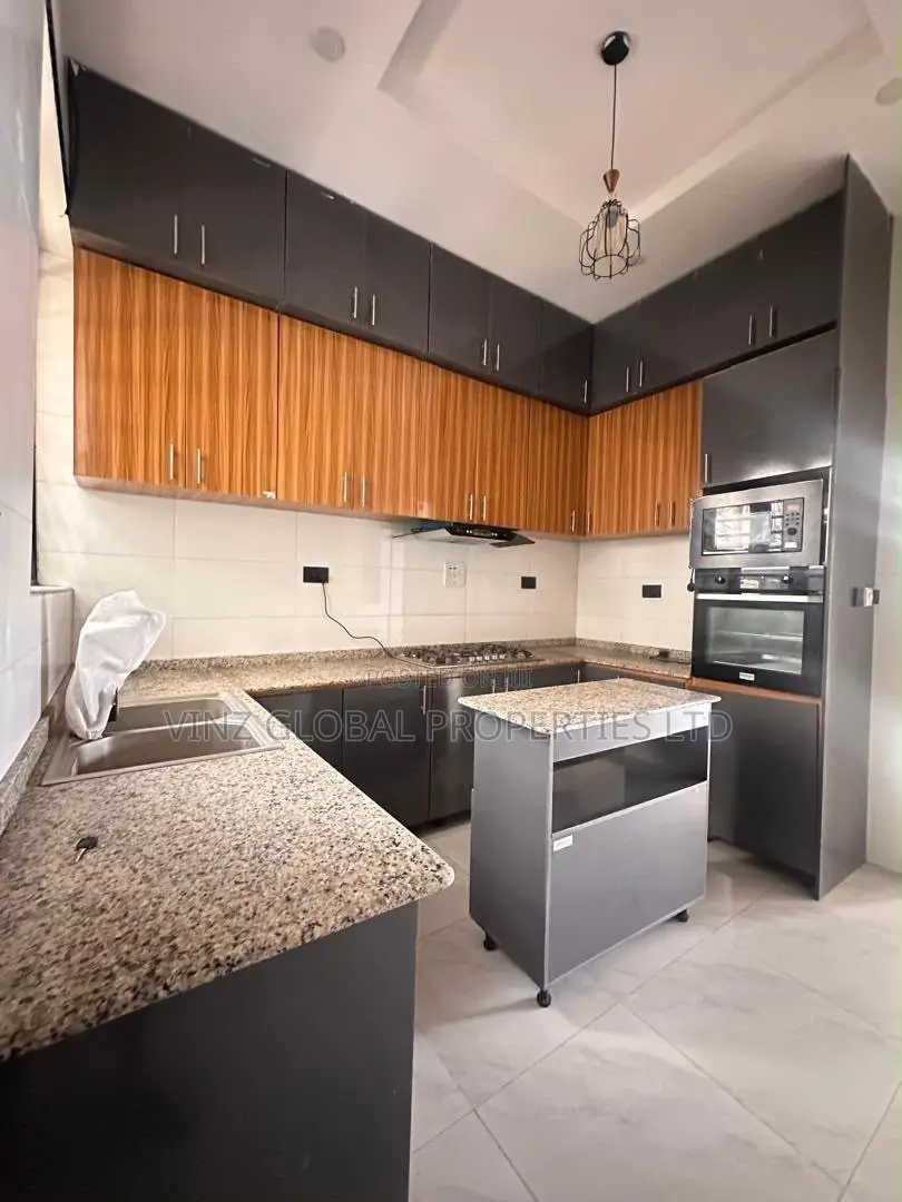 4bdrm Duplex in Lekki for rent