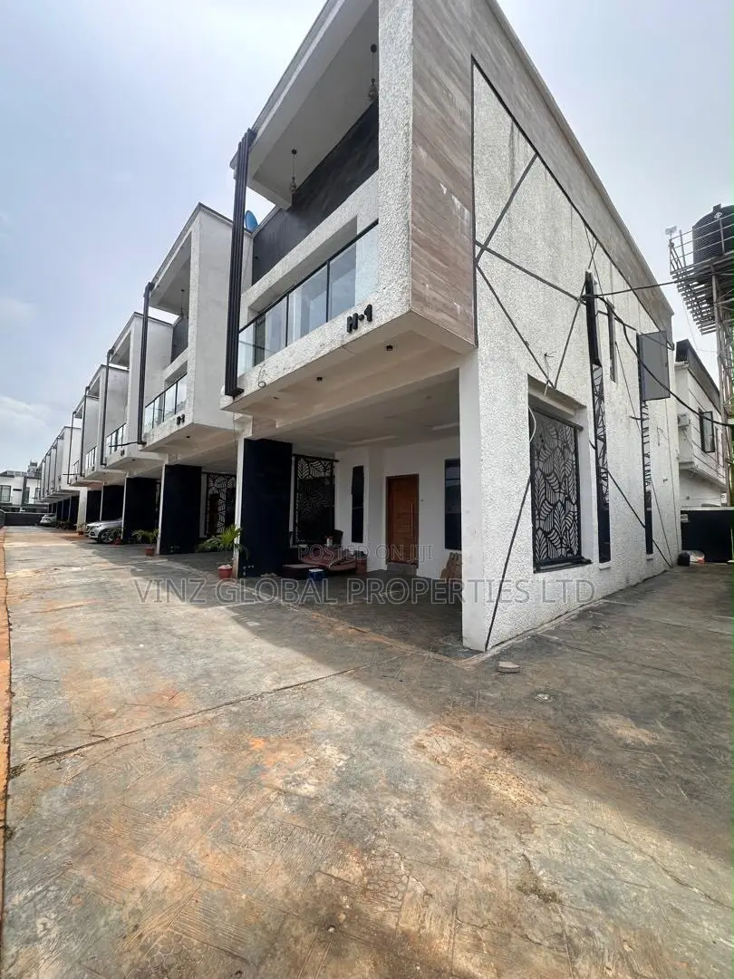 4bdrm Duplex in Lekki for rent
