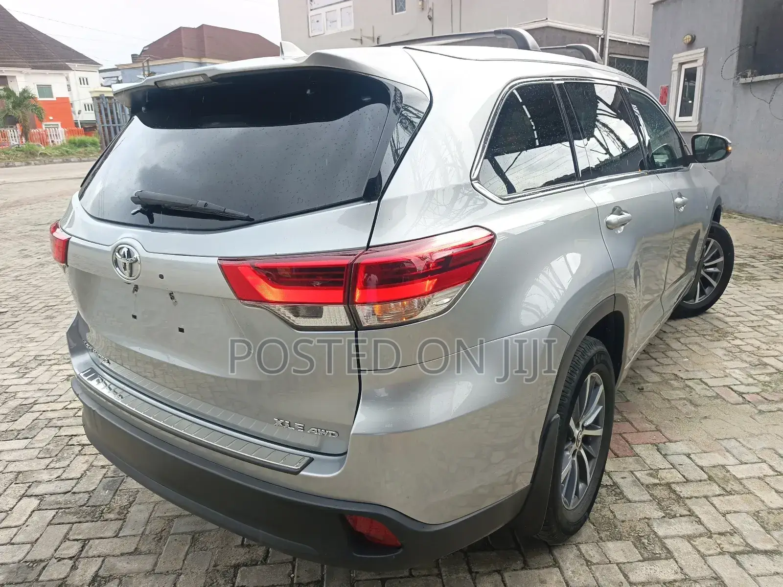 Toyota Highlander XLE 4x4 V6 (3.5L 6cyl 8A) 2017 Silver