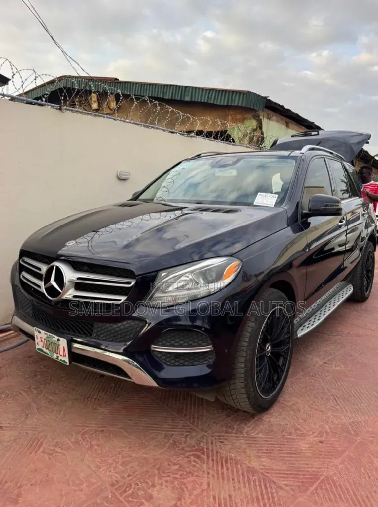 Mercedes-Benz GLE-Class 2017 Blue