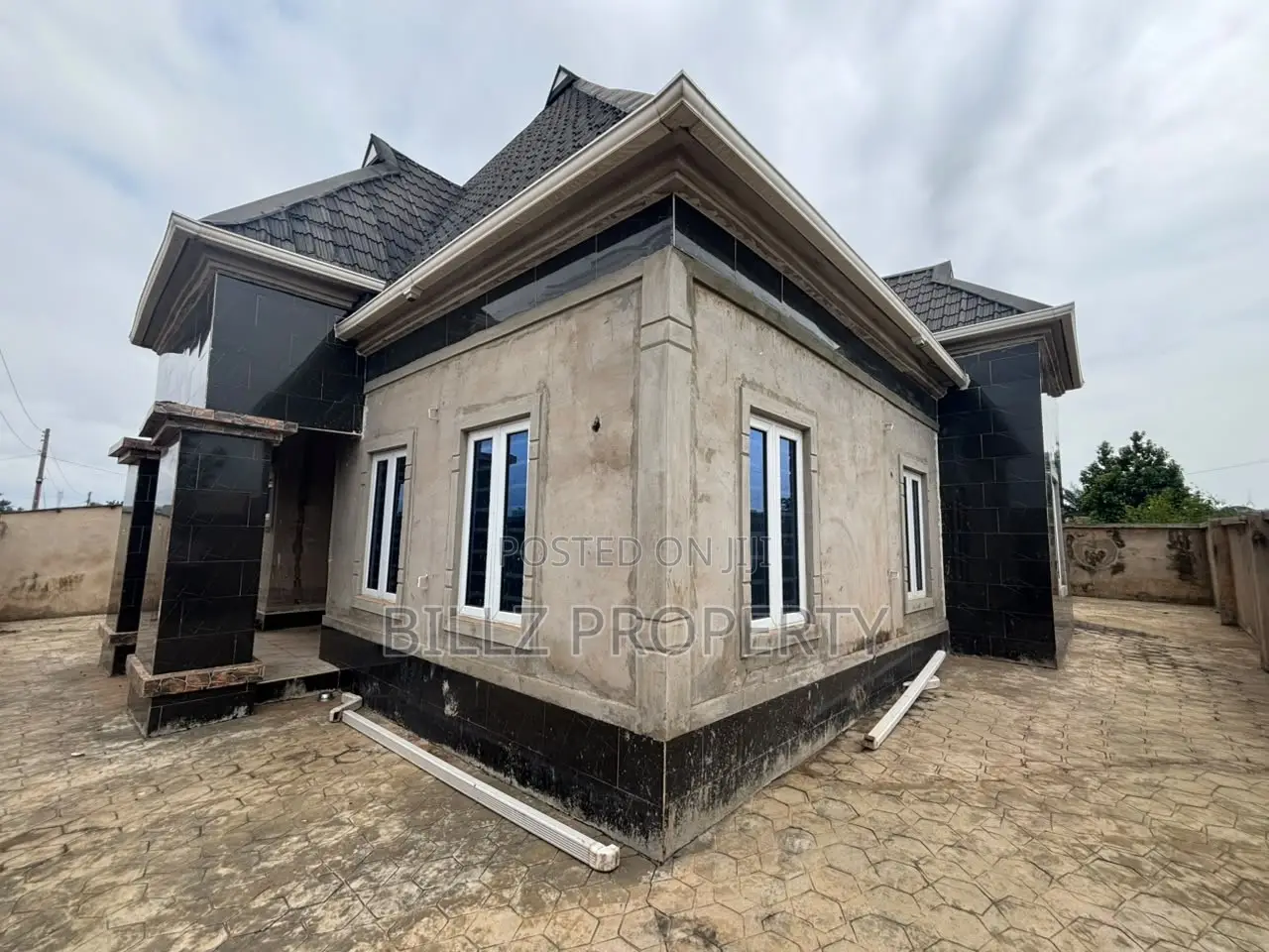 3bdrm Bungalow in Ifo Market for sale