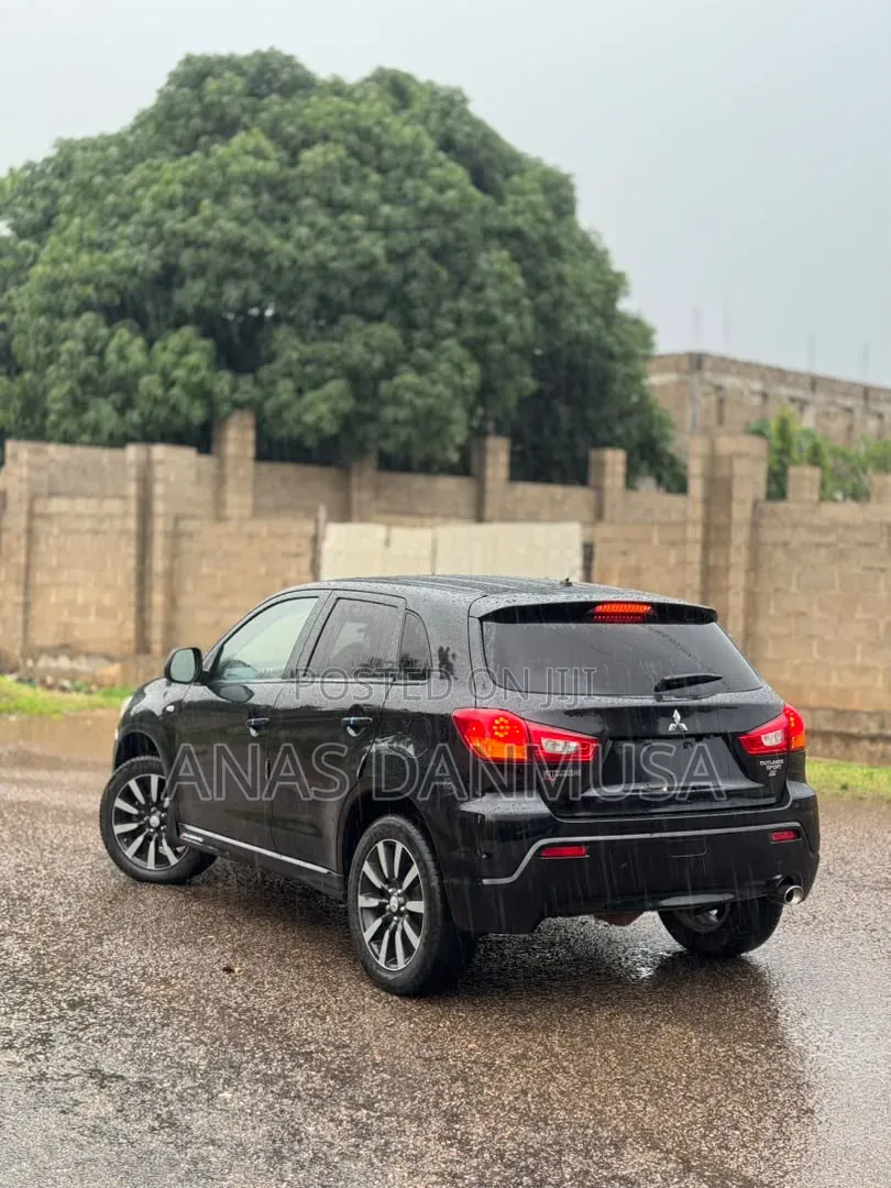 Mitsubishi Outlander 2011 Black