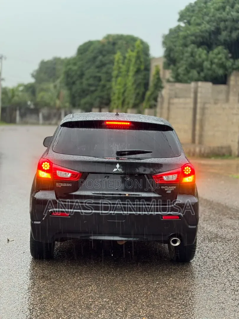 Mitsubishi Outlander 2011 Black