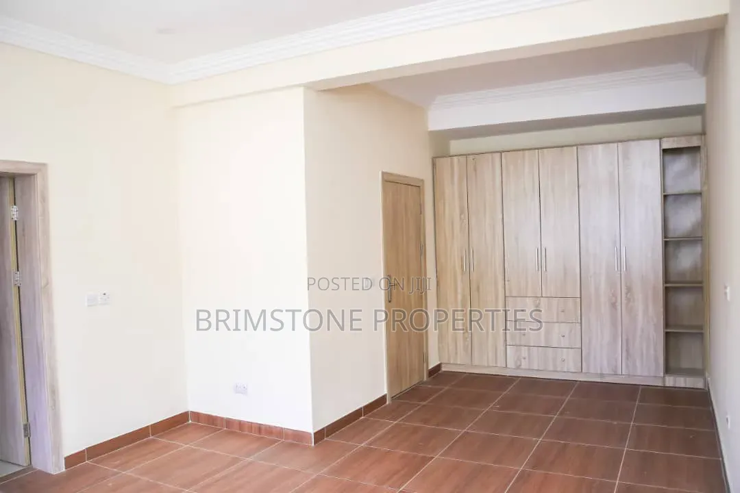 Furnished 3bdrm Duplex in Chevron for rent