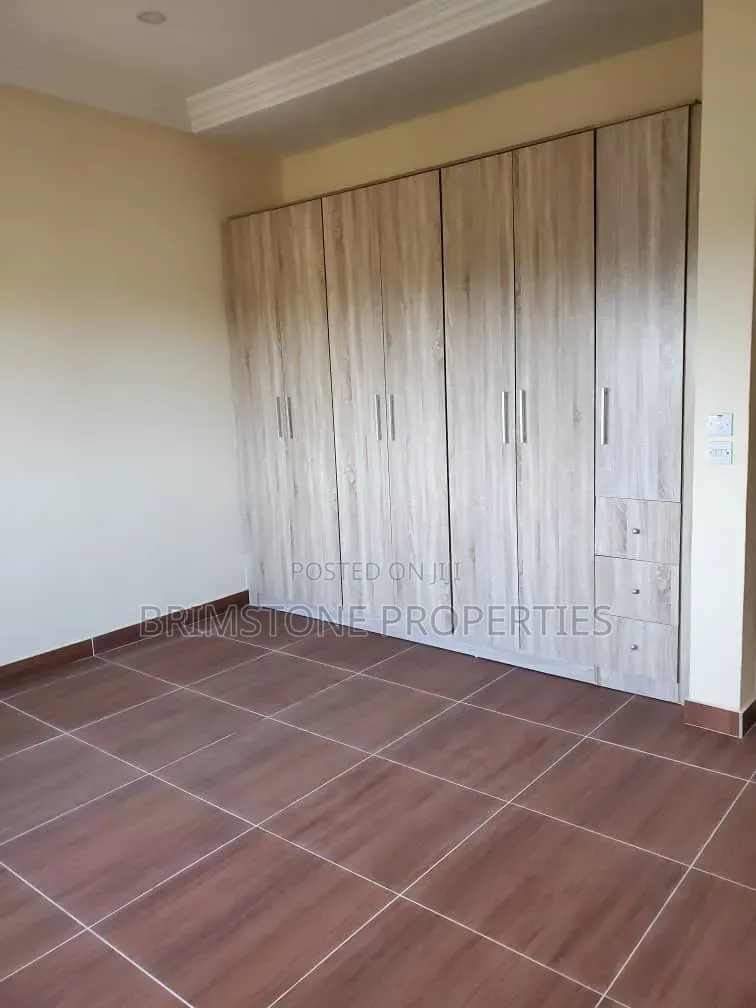 Furnished 3bdrm Duplex in Chevron for rent