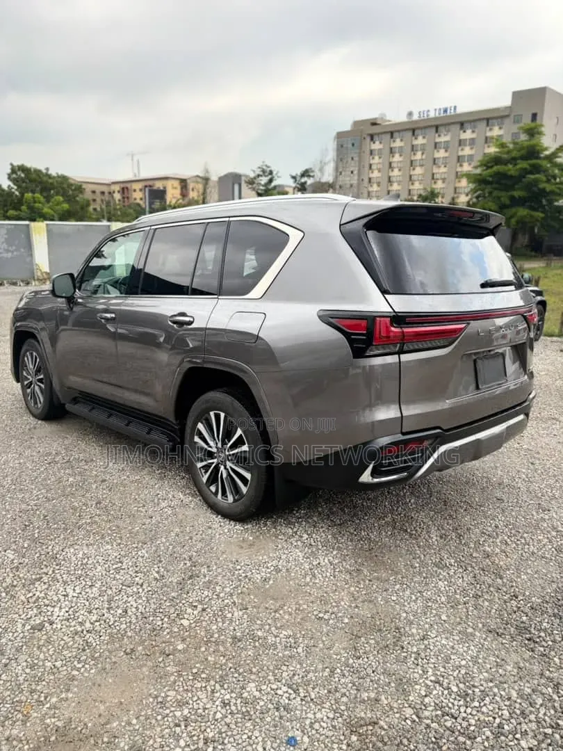Lexus LX 600 2023 Gray