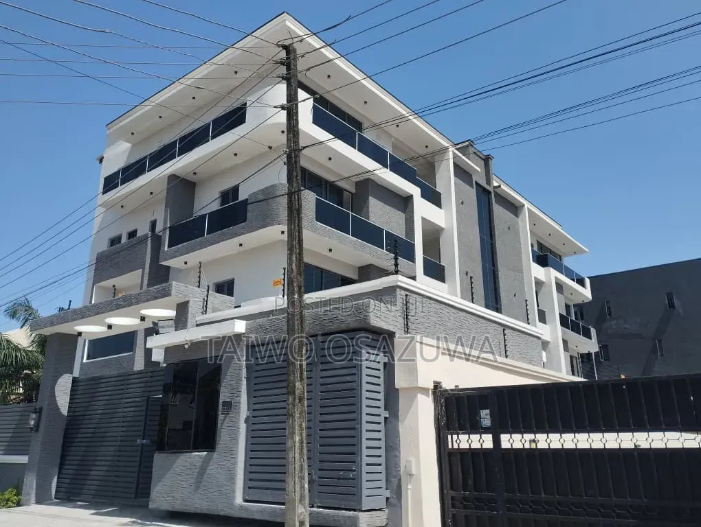 3bdrm Apartment in Lekki for sale
