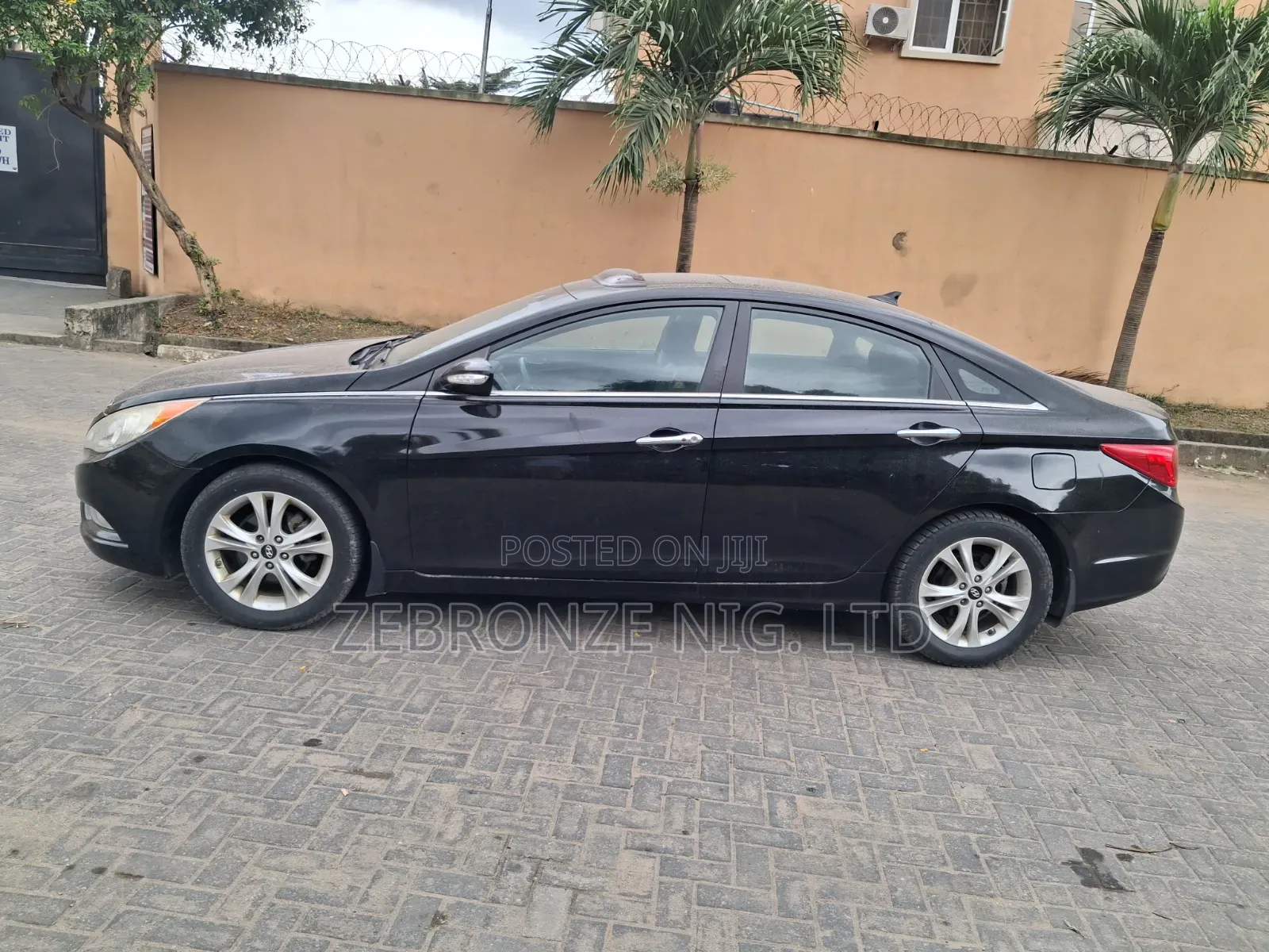 Hyundai Sonata 2011 Black