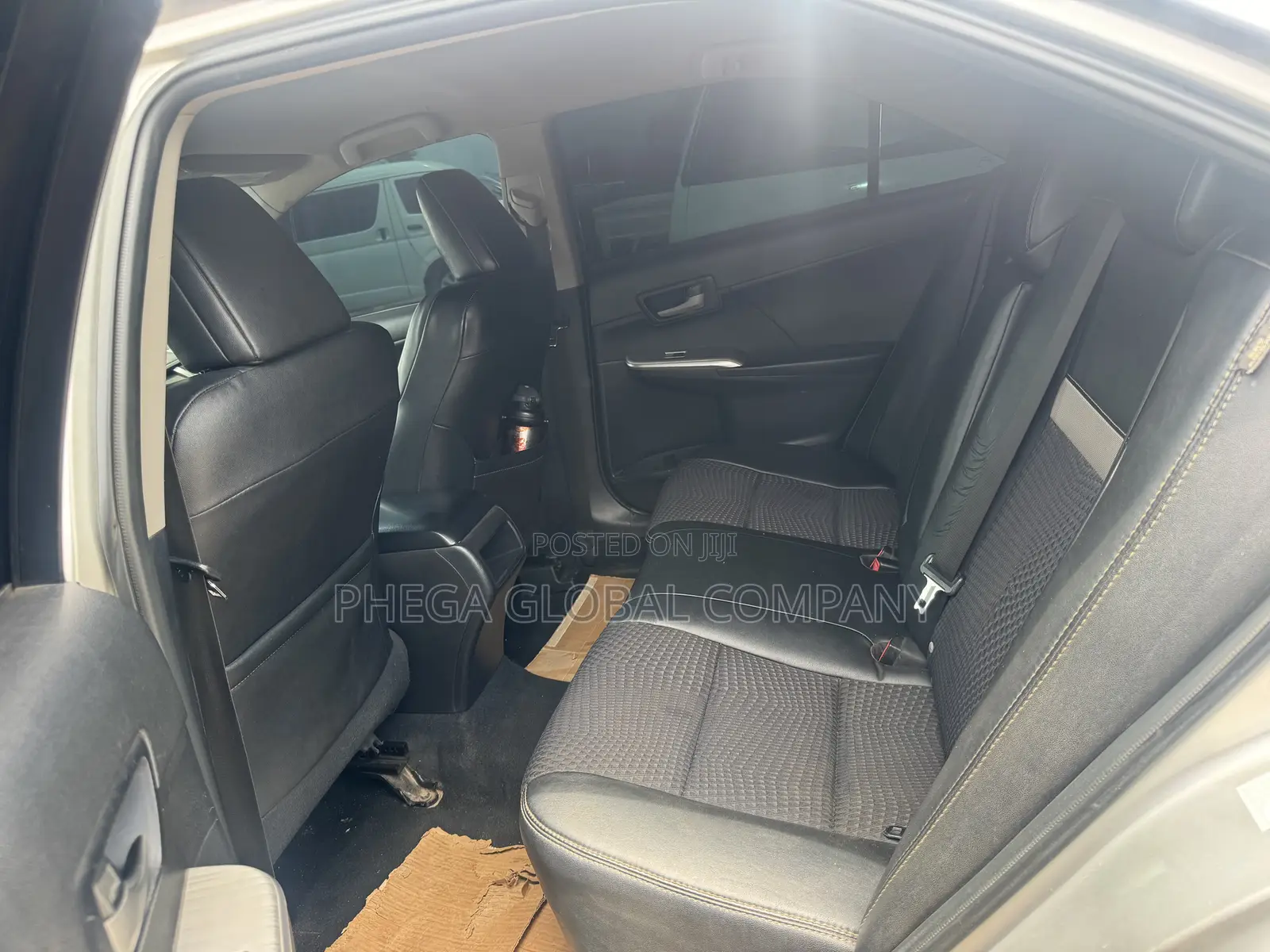 Toyota Camry SE 4dr Sedan (2.5L 4cyl 6A) 2013 Silver