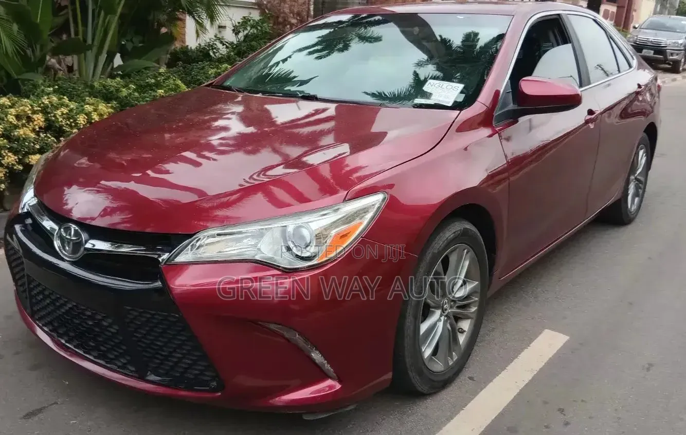 Toyota Camry SE 4dr Sedan (2.5L 4cyl 6A) 2015 Red