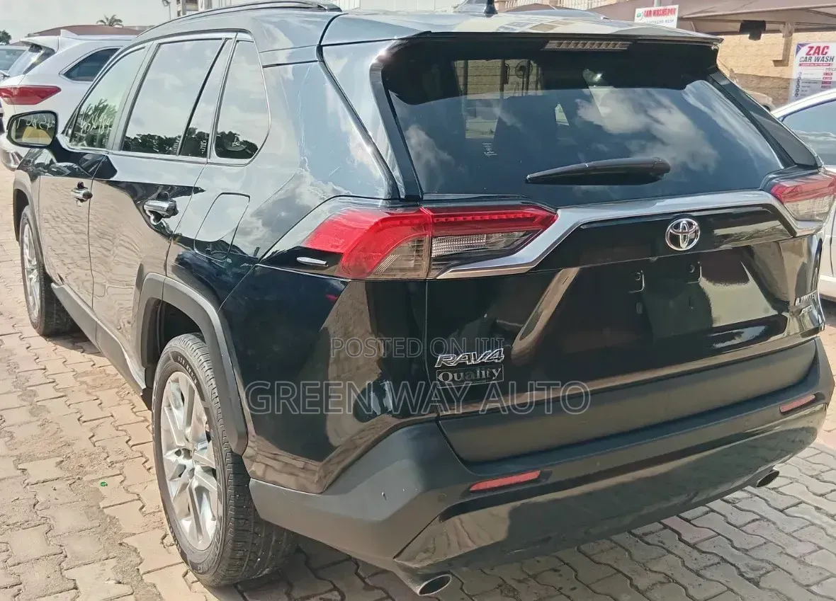 Toyota RAV4 Limited AWD 2019 Matt Black