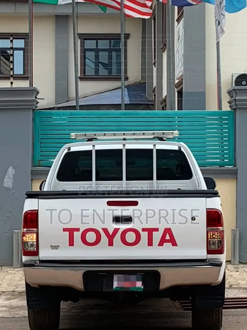 Toyota Hilux 2014 White