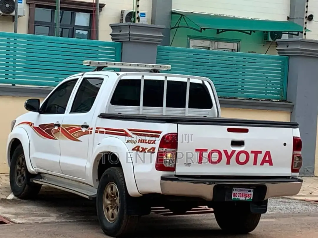 Toyota Hilux 2014 White