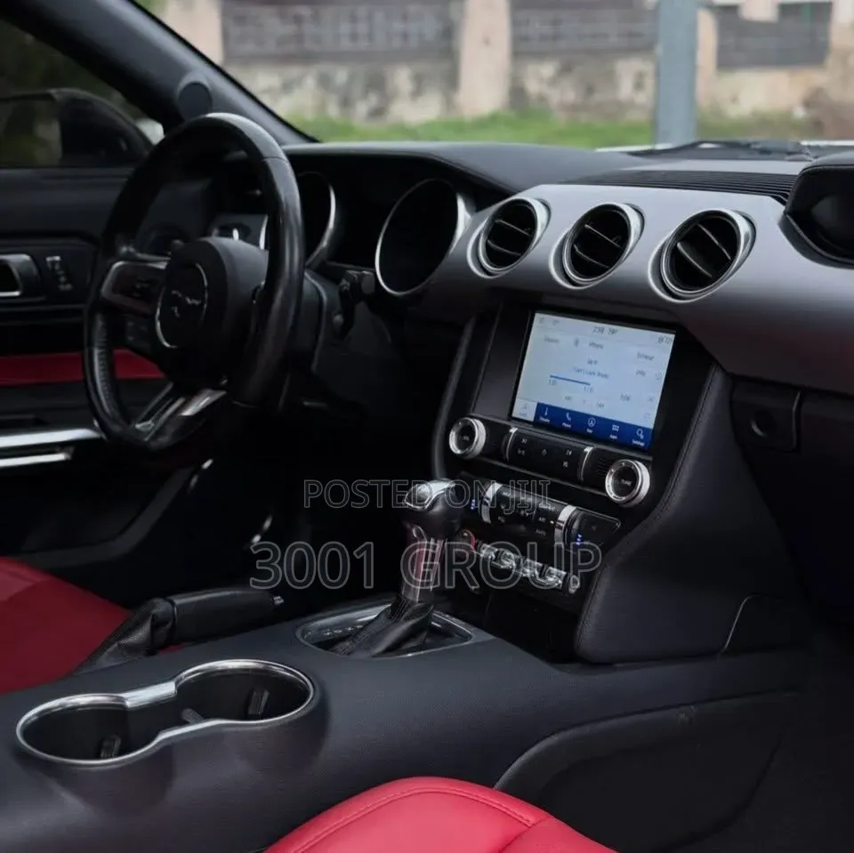Ford Mustang 2019 White