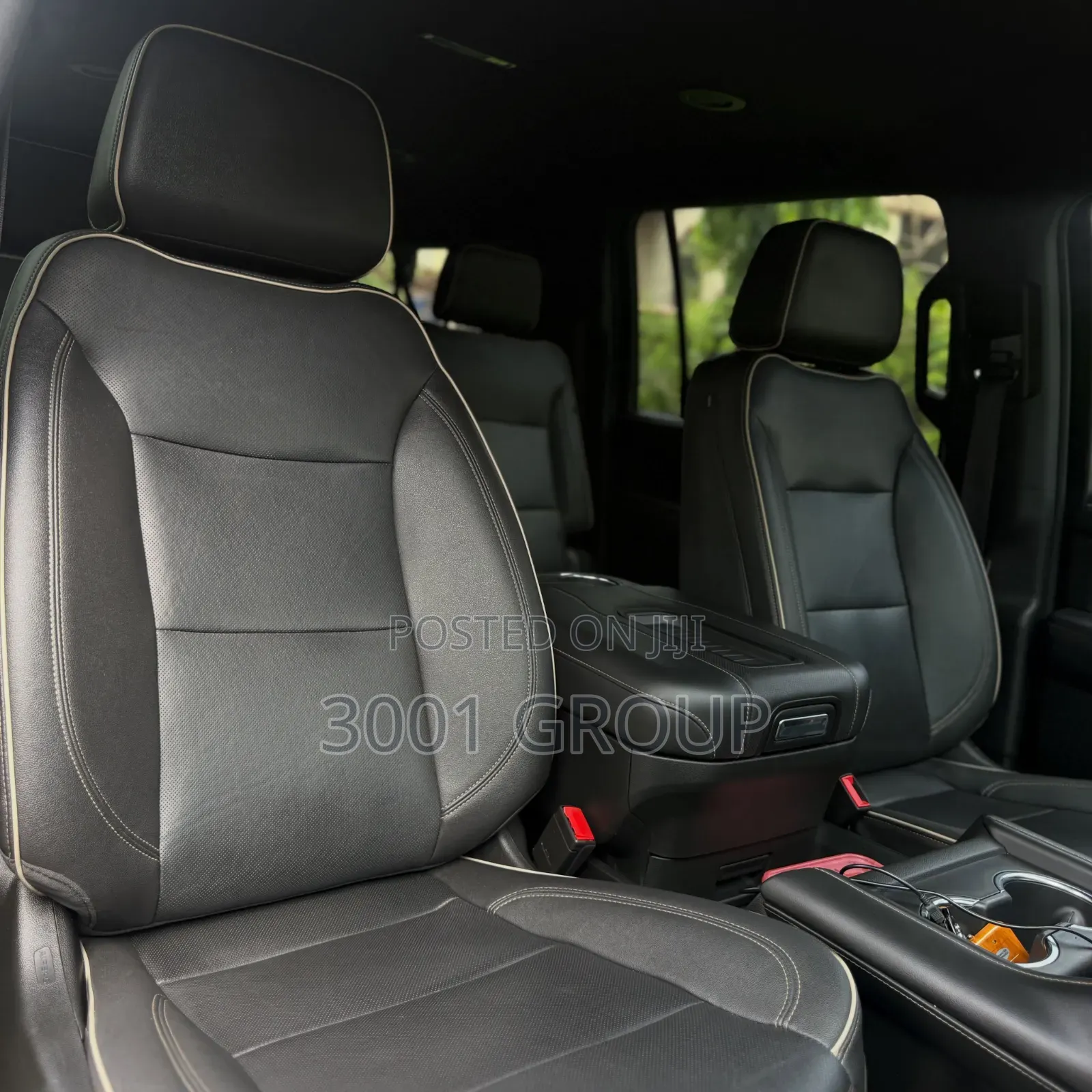 Chevrolet Suburban 2023 Black