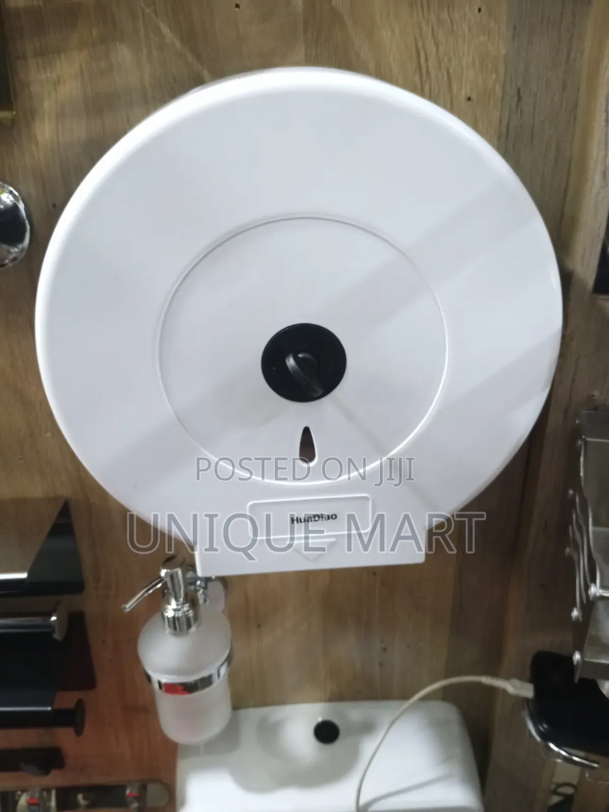 Big Wall Mounted Plastic Toilet Tissue Paper Roll Dispenser With Key
