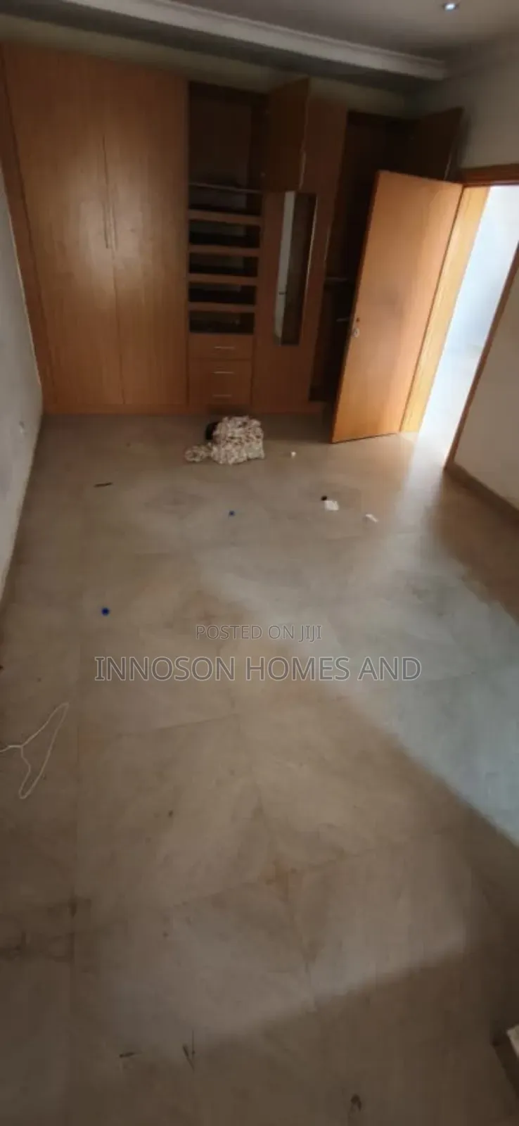 2bdrm Apartment in Lekki Phase 1 for rent