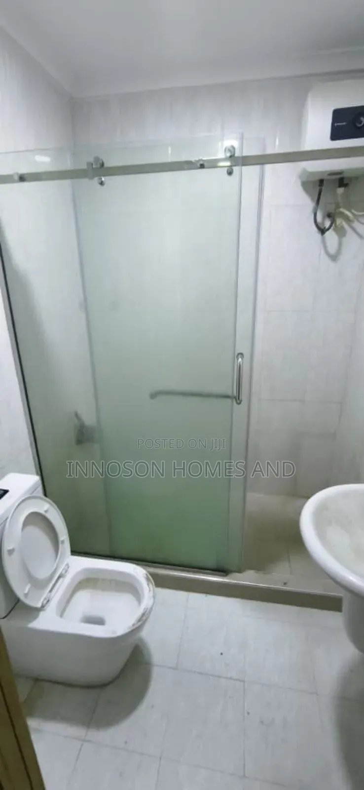 2bdrm Apartment in Lekki Phase 1 for rent