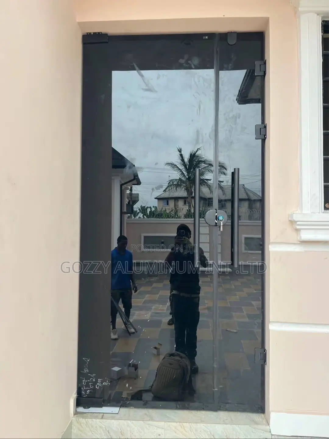 Frameless Glass Door (10mm Tampered Glass )