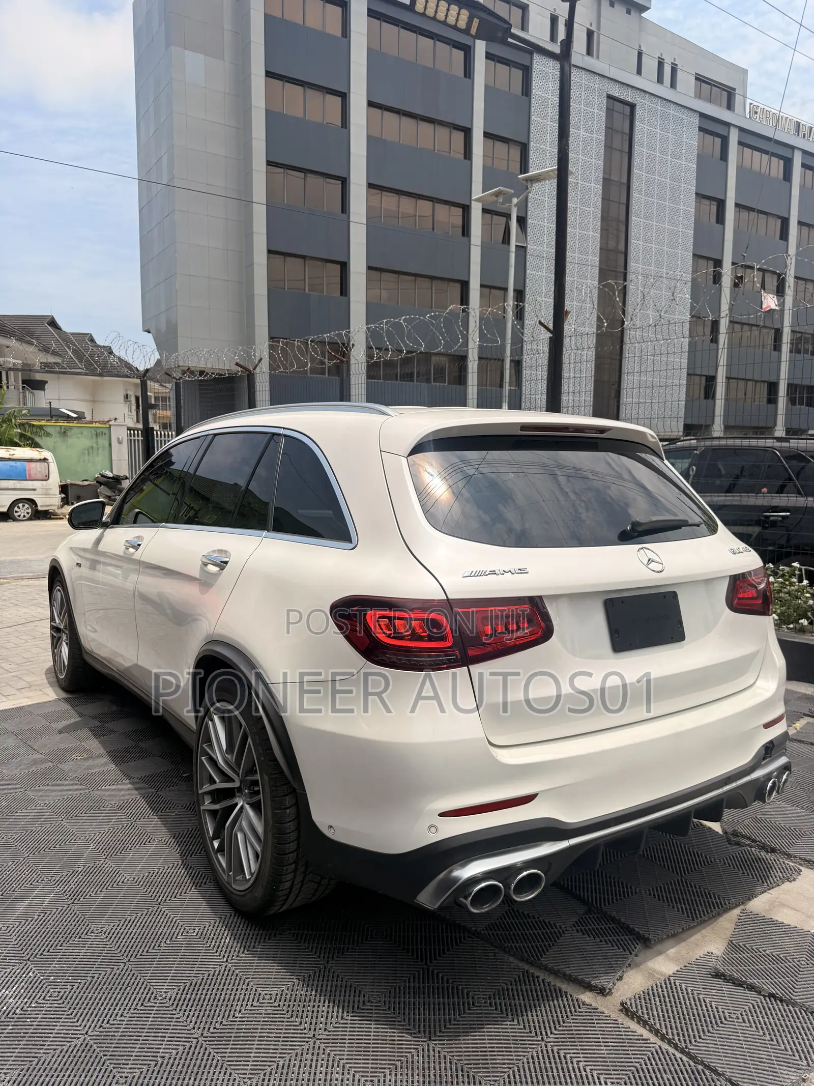 Mercedes-Benz GLC-Class 2022 White