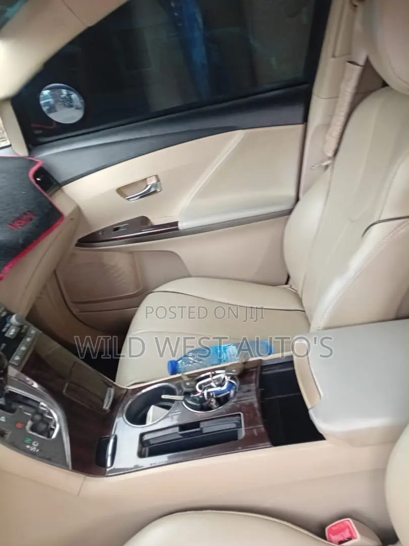Toyota Venza 2011 Red