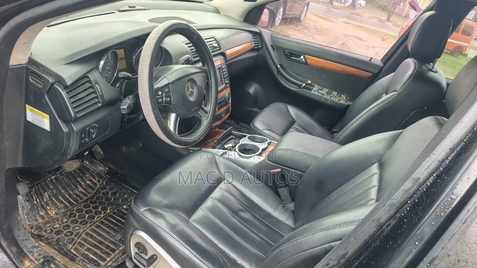 Mercedes-Benz R-Class 2010 Black