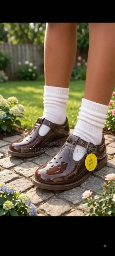 Girls’ Glossy Mary Jane School Shoes