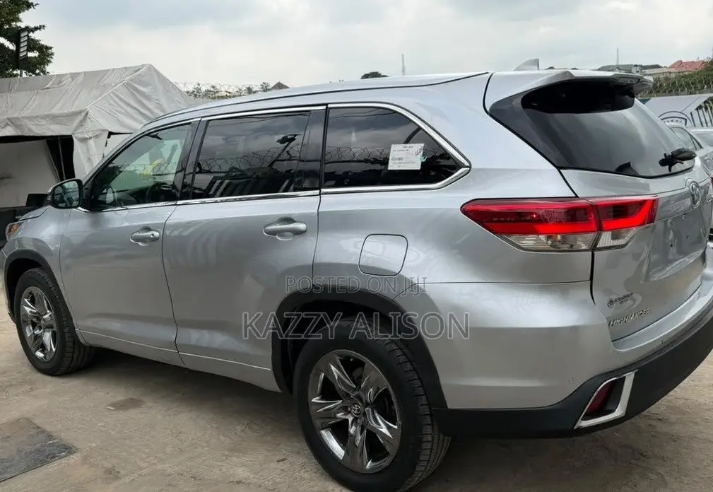 Toyota Highlander Limited Platinum 4x4 V6 (3.5L 6cyl 8A) 2017 Silver