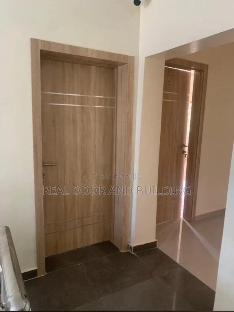 High Quality HDF Wooden Door (633la)