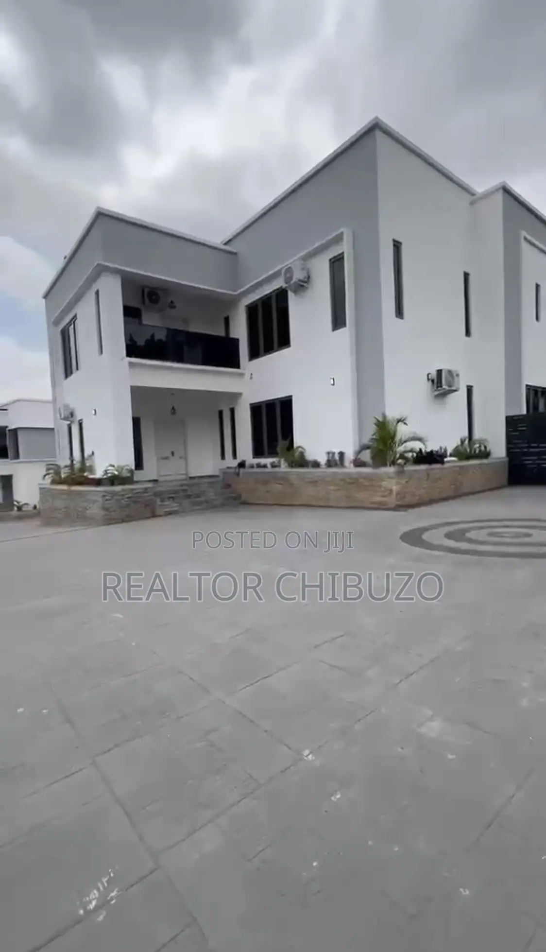 Furnished 8bdrm Villa in Abuja Top Realty, Guzape District for sale