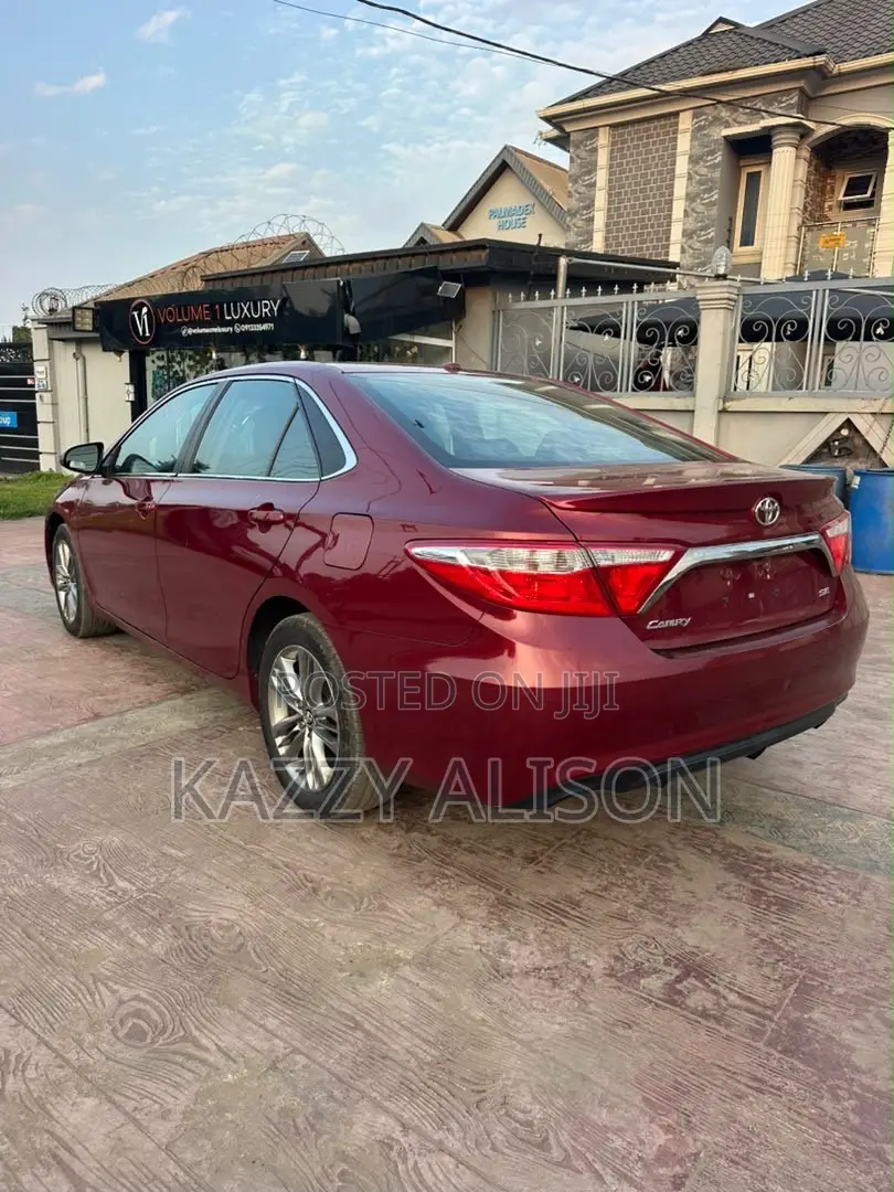 Toyota Camry SE 4dr Sedan (2.5L 4cyl 6A) 2015 Red