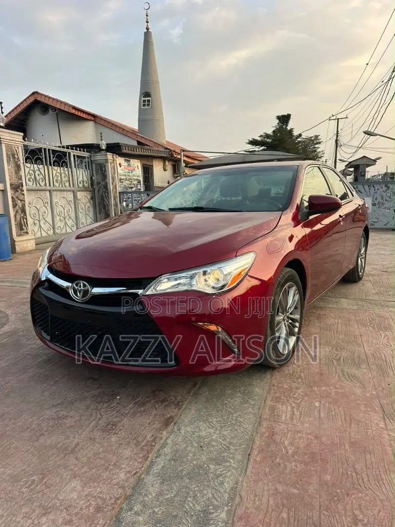 Toyota Camry SE 4dr Sedan (2.5L 4cyl 6A) 2015 Red