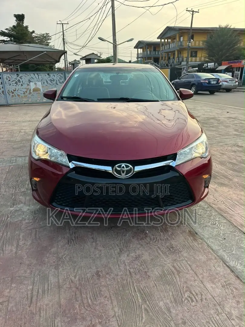 Toyota Camry SE 4dr Sedan (2.5L 4cyl 6A) 2015 Red